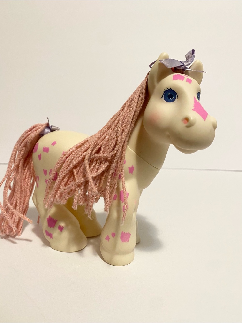 Hasbro Little Crimp n Curl Magic Meadow Ponies Beauty White Pink Cabbage Patch